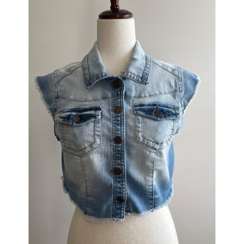 No Boundaries Denim Vest Juniors L (11-13) Light Wash Button Up with Pockets